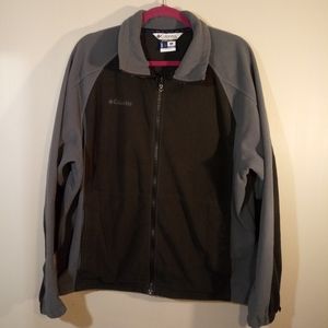 Columbia Sports wear company size L